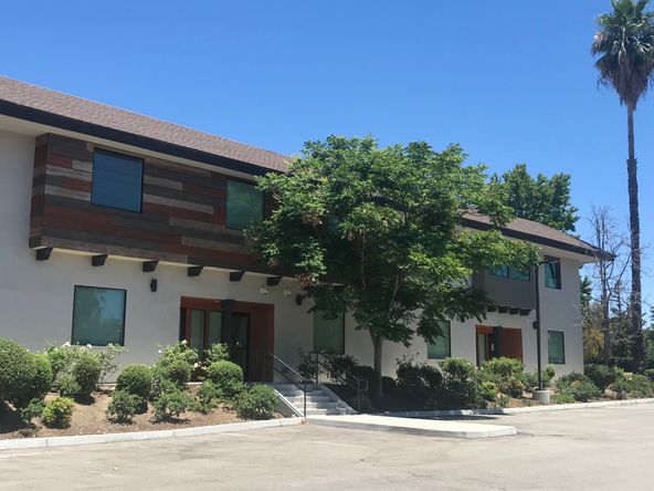 860 Hemlock Ridge Ct, Simi Valley, CA 93065